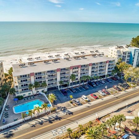 Beach Oasis - No Storm Damage & Guest Ready! Come Enjoy The Heated Pool & Relax At The Beach! Clearwater Beach Exterior photo