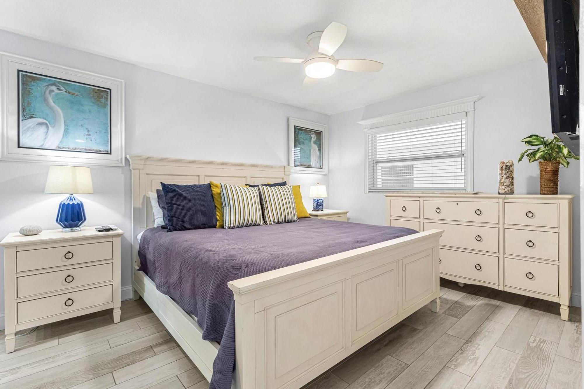 Beach Oasis - No Storm Damage & Guest Ready! Come Enjoy The Heated Pool & Relax At The Beach! Clearwater Beach Exterior photo