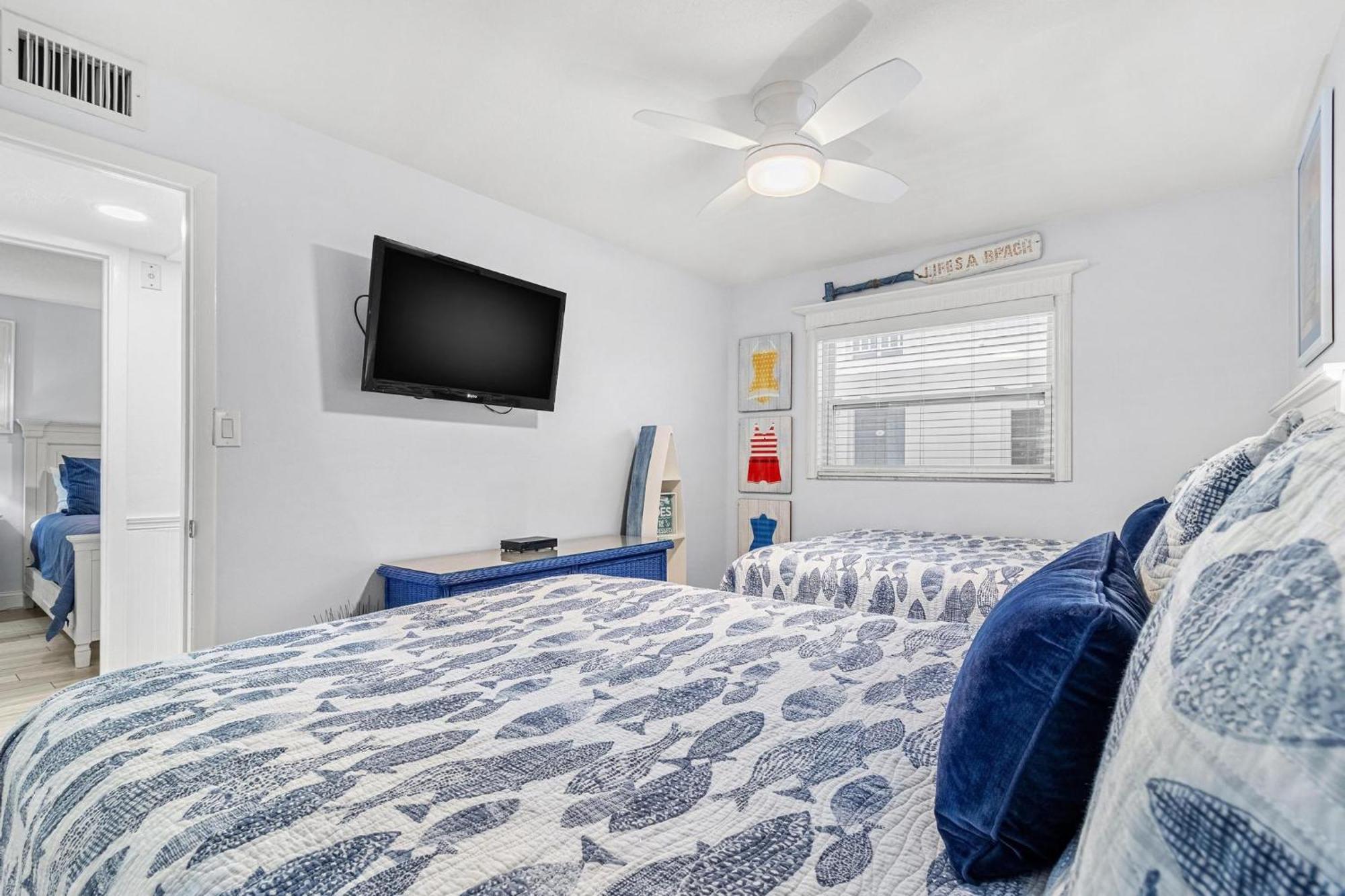 Beach Oasis - No Storm Damage & Guest Ready! Come Enjoy The Heated Pool & Relax At The Beach! Clearwater Beach Exterior photo